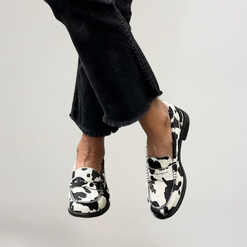 Veerle – Cow-Pattern Loafers