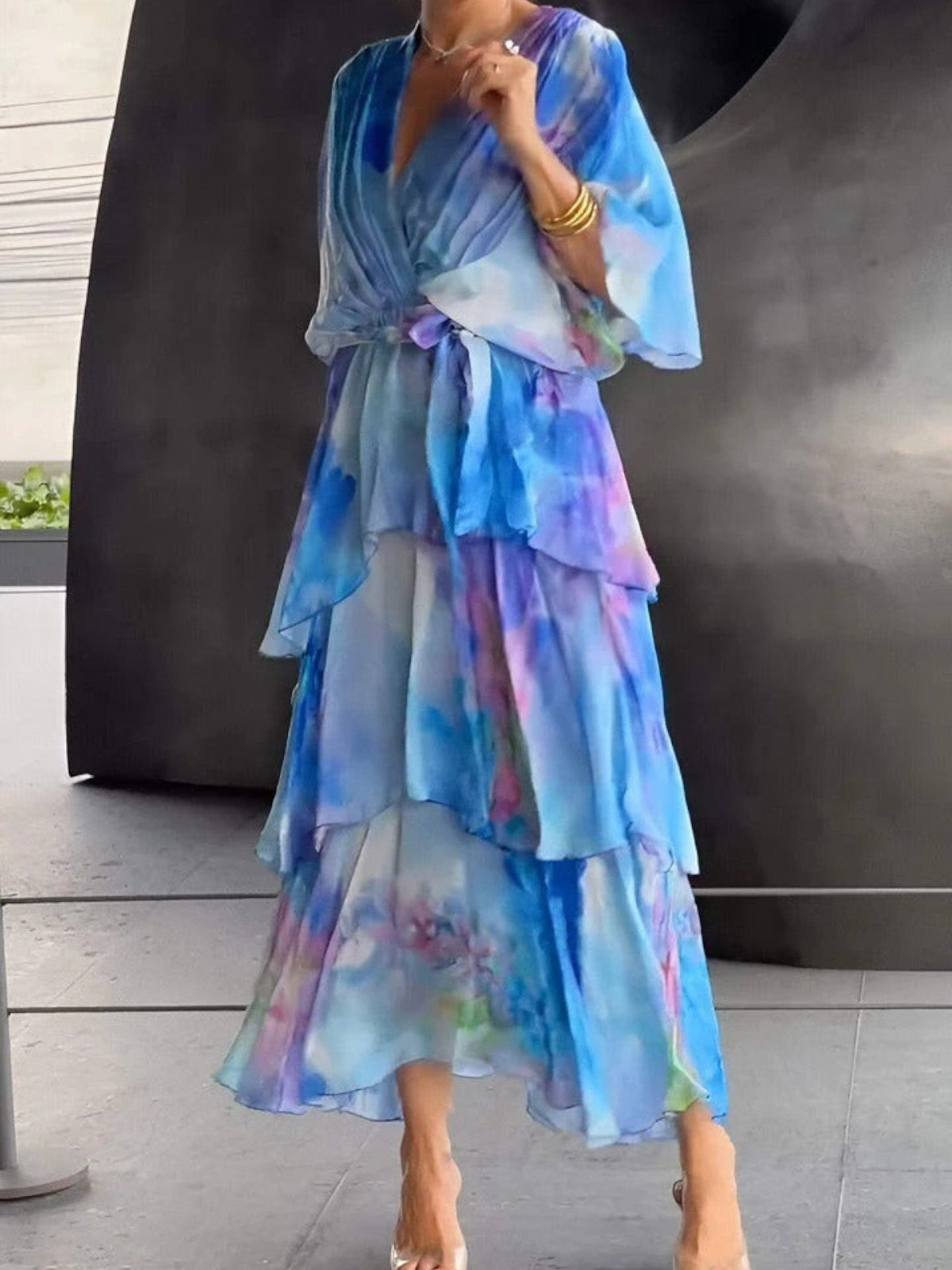 Diana – Stunning V-Neck Dress