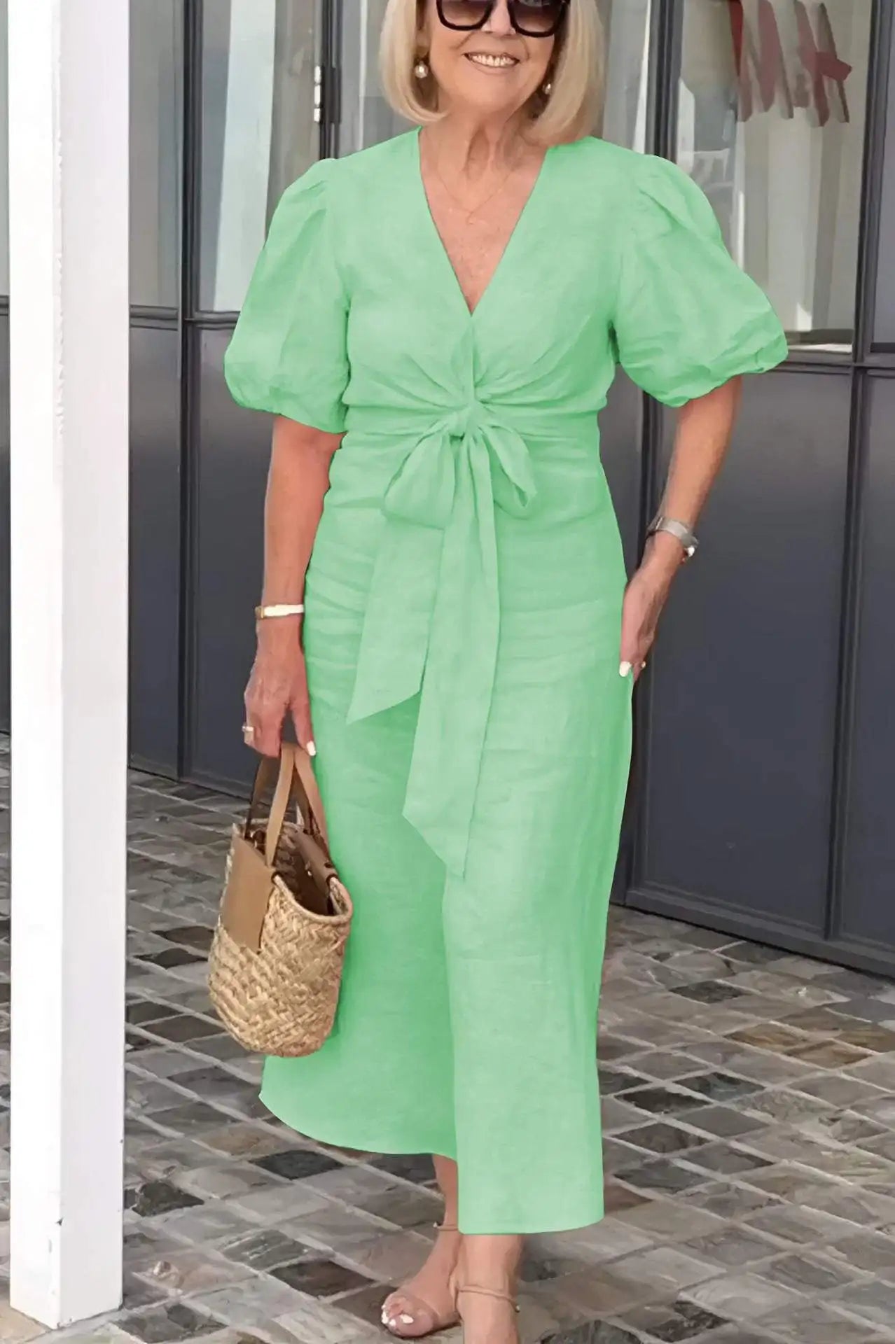 Stella – Elegant V-Neck Dress