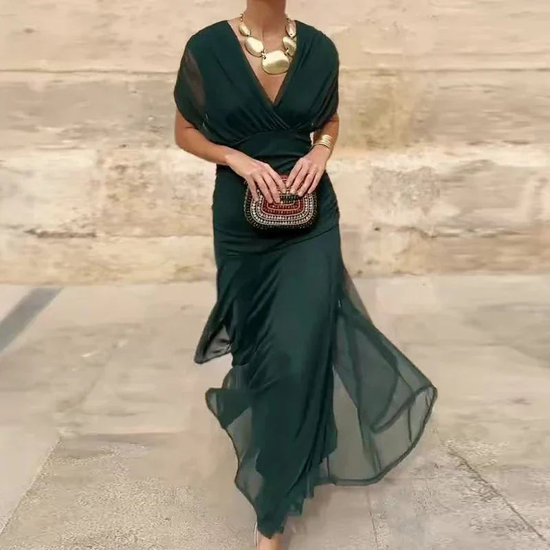 Evelyn – Elegant V-Neck Dress